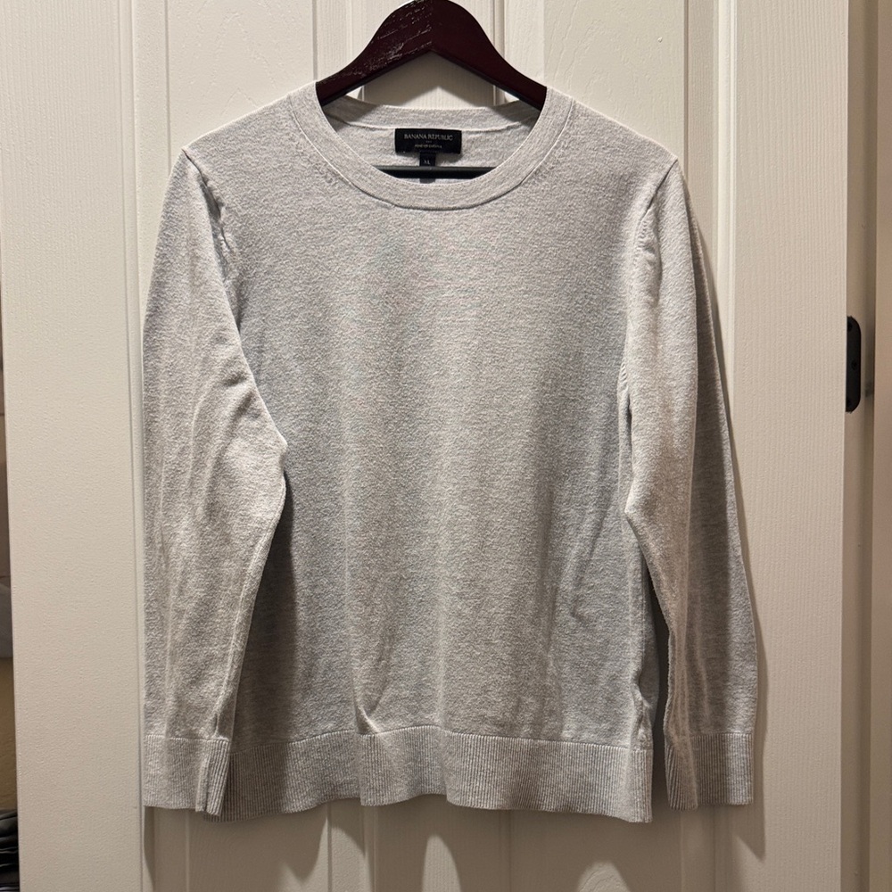 Banana Republic Women’s Crewneck Sweater - Light Gray